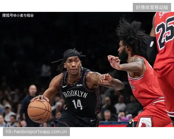 篮网后场组织者连续送出高质量直塞，领航球队攻势